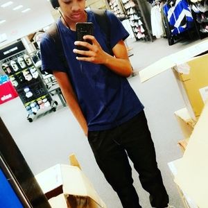 Meet your Posher, Devin